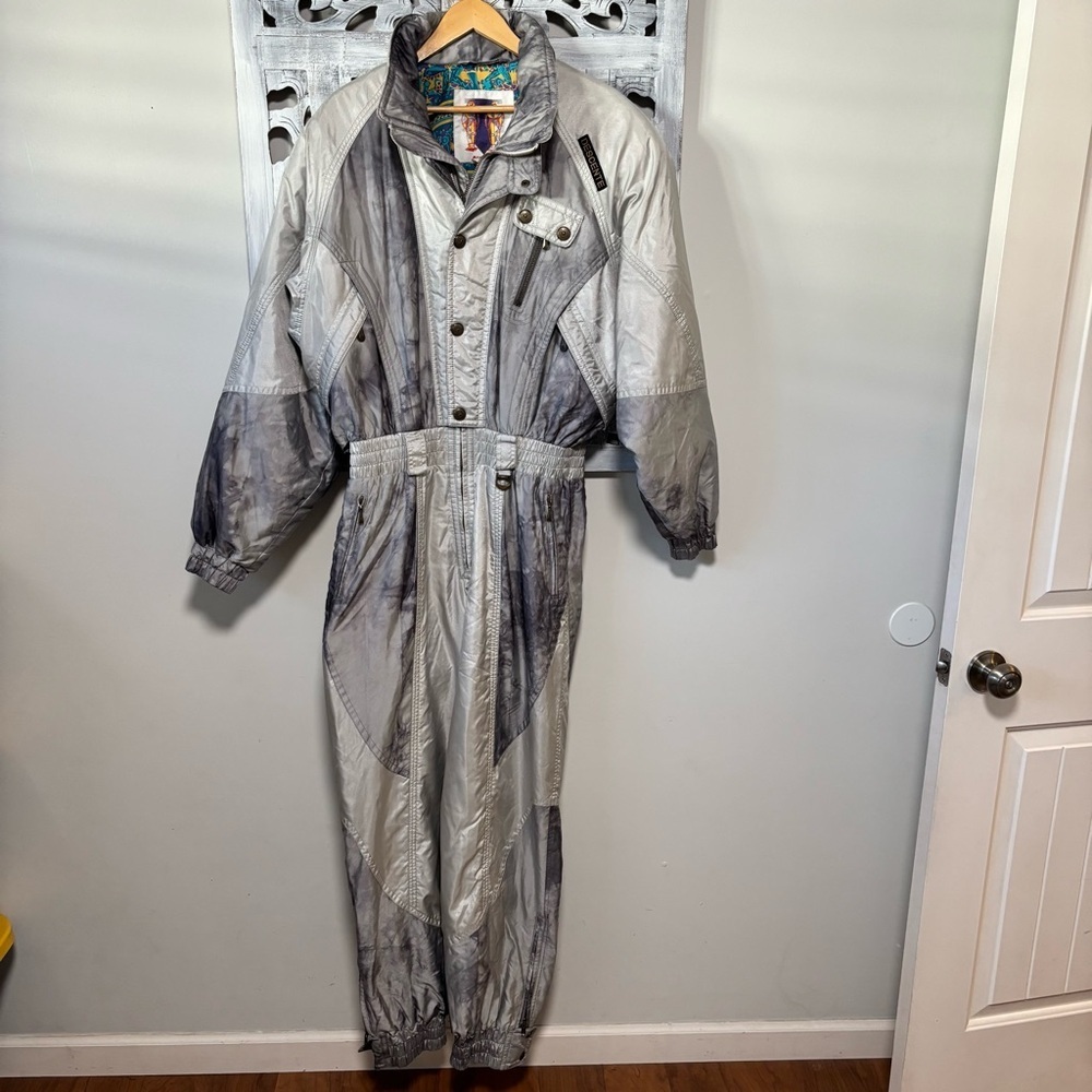 Vintage Descente Stylish Gray Full Ski Suit Jumpsuit Men’s Size L